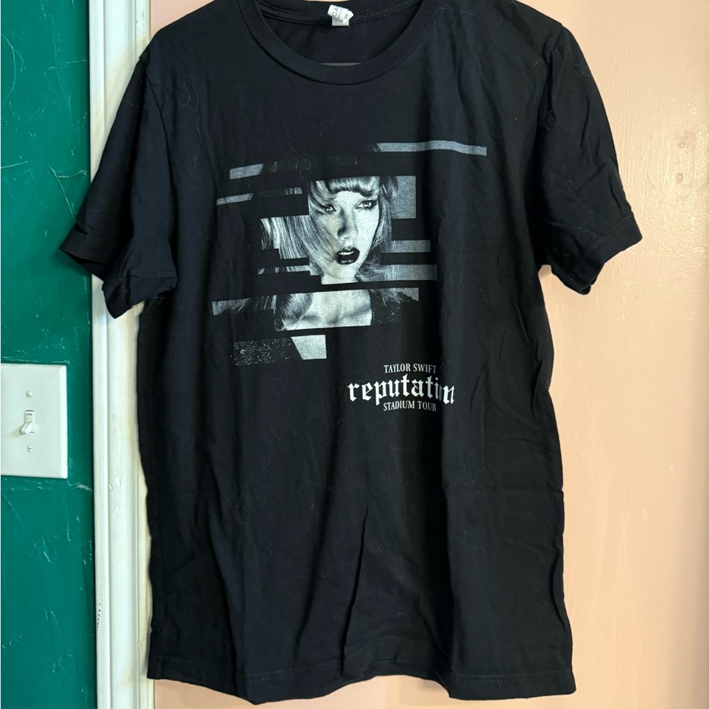 Taylor Swift Black Reputation Tour Tee